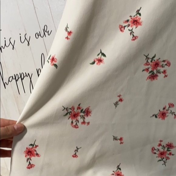 ☑️ 2/$12 Floral dress - Picture 3 of 7